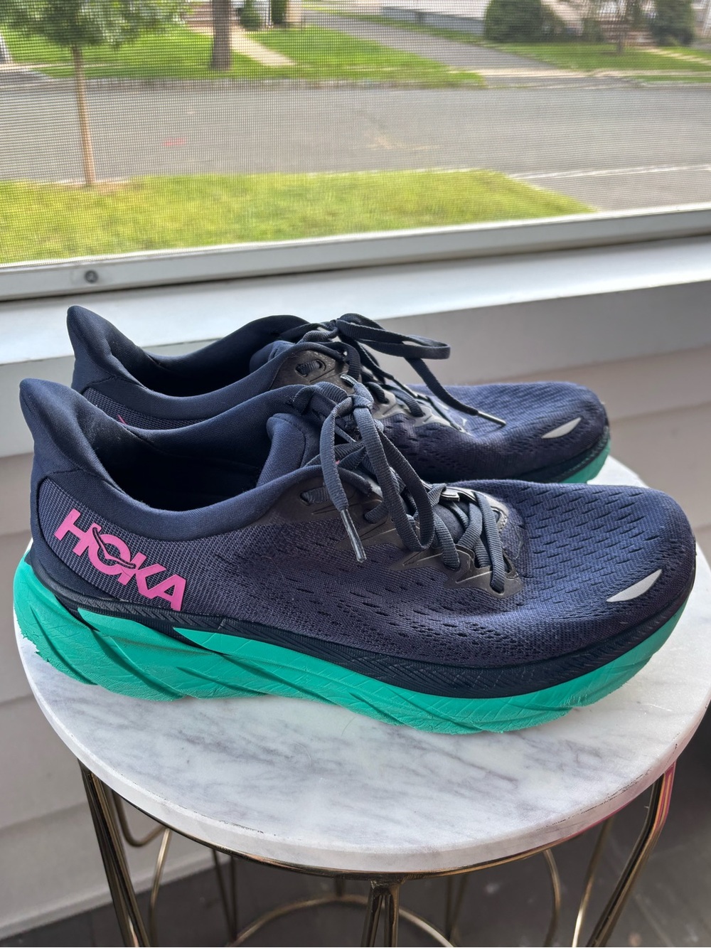 Hoka One One Clifton 8 running shoes Size 9.5 women's